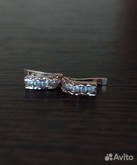 Золотые серьги детские новые