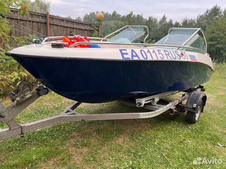 Катер с подвесным мотором