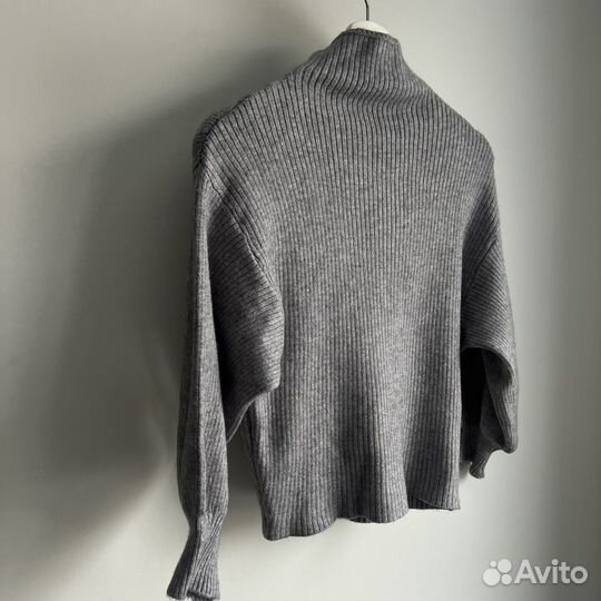 Свитер серый новый