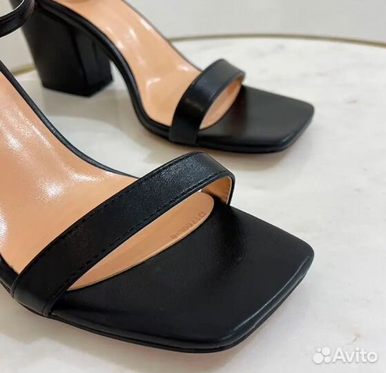 Босоножки женские 37 размер