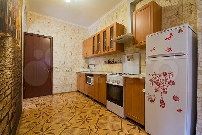 2-к. квартира, 46 м², 1/3 эт.