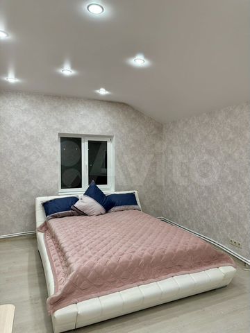 Коттедж 280 м² на участке 8 сот.