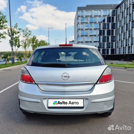 Opel Astra 1.8 AT, 2012, 207 000 км