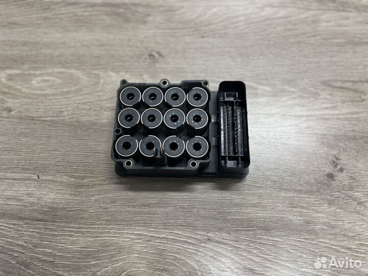 Блок управления ABS Volvo S60 S80 XC70 8671457