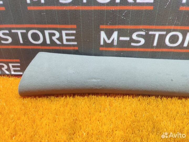 Обшивка стойки передняя левая Mercedes-Benz