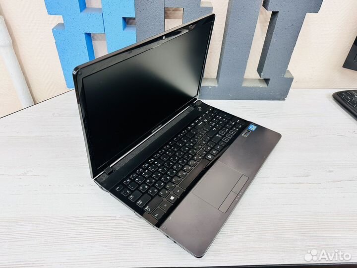 Мощный Нoутбук samsung core i5