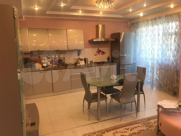 4-к. квартира, 150 м², 4/9 эт.