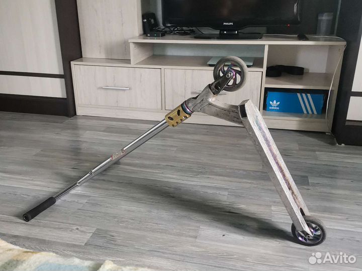 Трюковой самокат