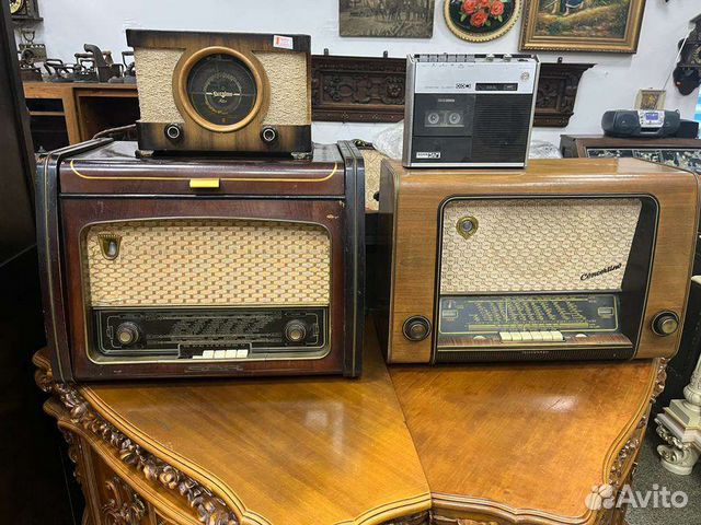 Ламповые радиоприемники и кассетный магнитофон