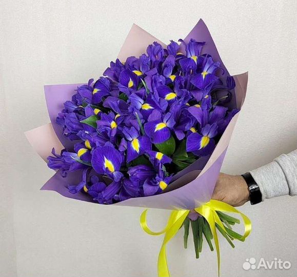 Букет с ирисами, цветы с доставкой Казань