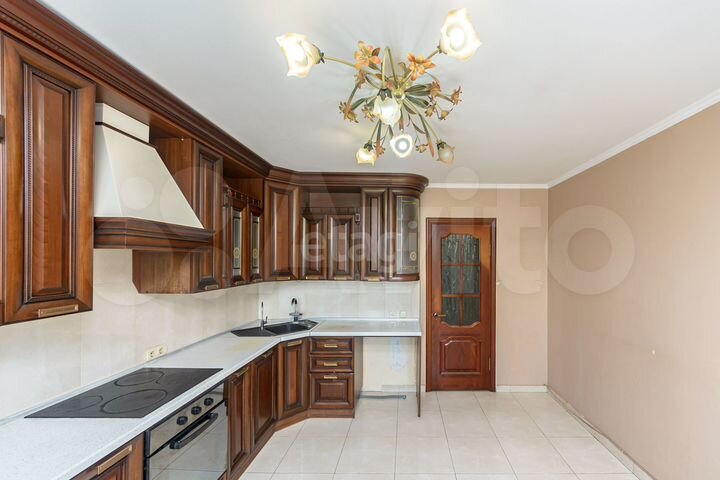 3-к. квартира, 91 м², 3/9 эт.