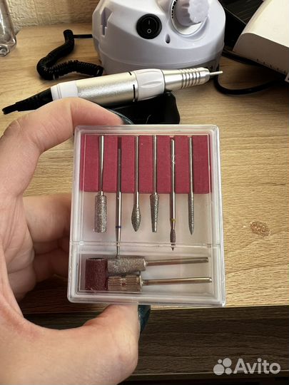 Аппарат для маникюра и лампа