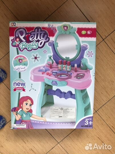 Десткий макияжный столик