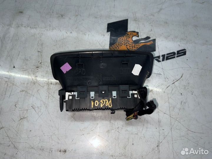 Дисплей информационный Peugeot 308Sw DV6C 2012