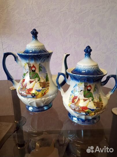 Заварочный чайник, сахарница