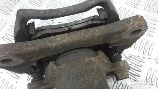 Суппорт тормозной задний правый mitsubishi pajero