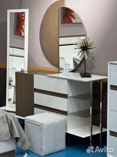 Спальный гарнитур