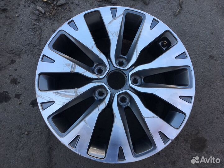 Продам оригинальный литой диск на автомобиль KIA c
