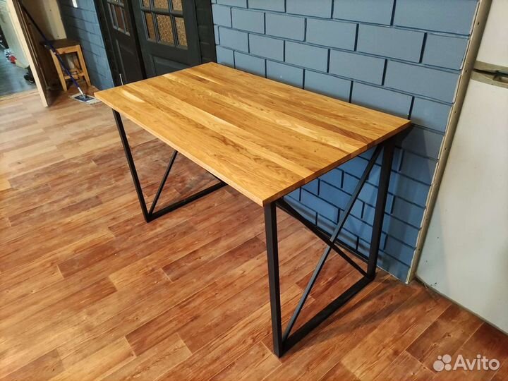 Компьютерный стол из дуба