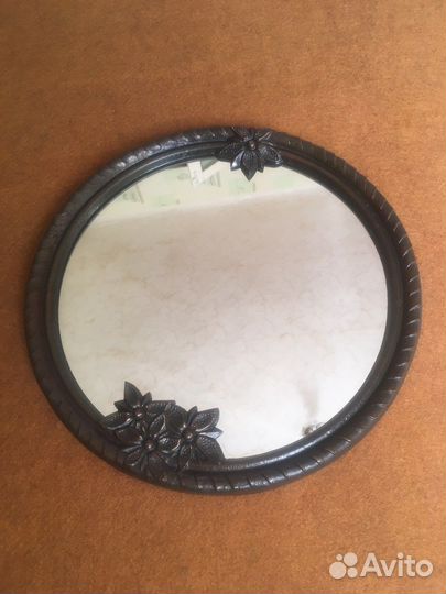 Зеркало в метллической раме