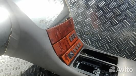 Подлокотник центральный lexus LS 3 (1GM41IX01)