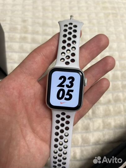 Часы apple watch 4 40 mm nike