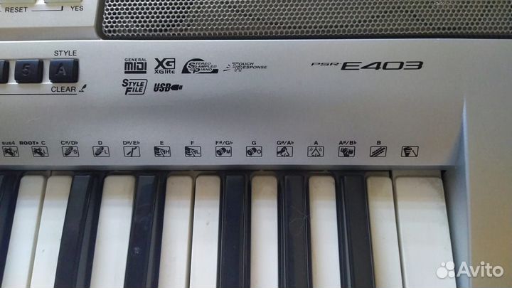 Yamaha psr e403