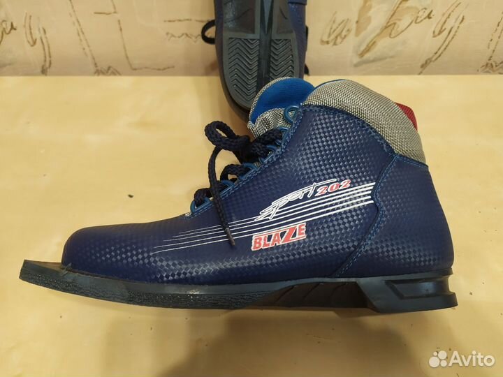 Лыжные ботинки 34,39,42 размер