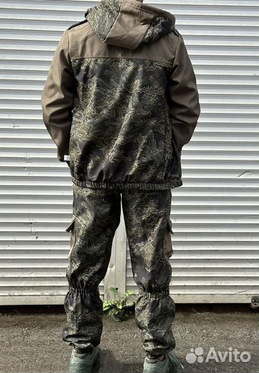 Камуфляжный костюм