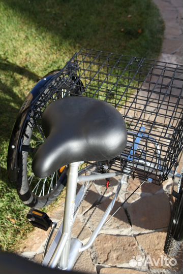 Удобный трехколесный велосипед 26