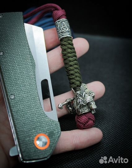 Темляк для ножа из паракорда: 