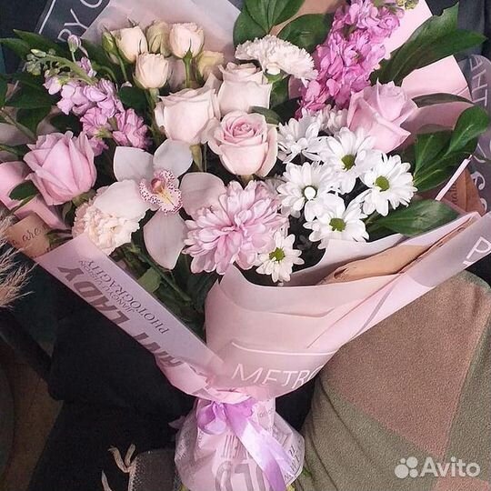 Флорист, продавец флорист