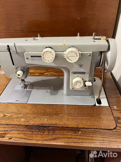 Швейная машина Подольск 142