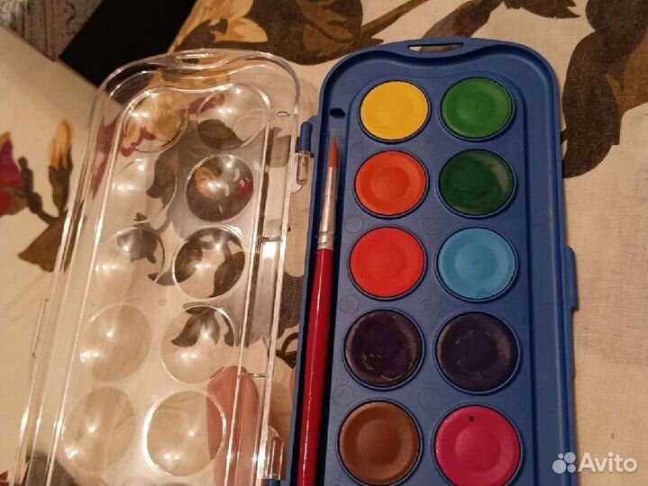 Сухая акварель с кисточкой новая