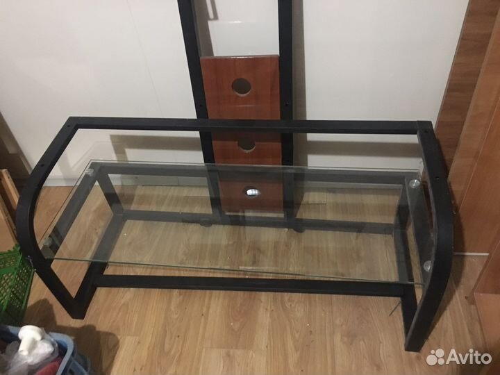 Стойка под телевизор с кронштейном