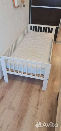 Детская кровать IKEA с матрасом