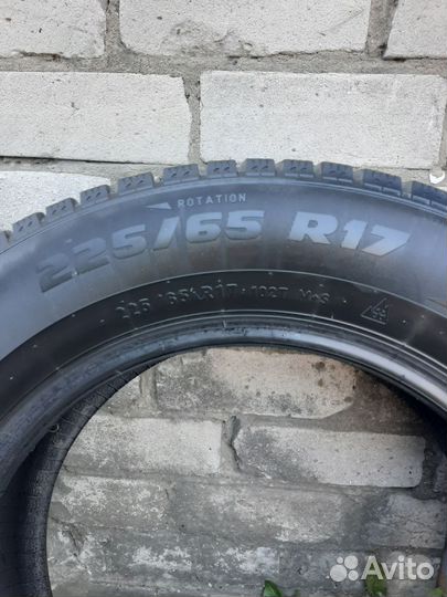 Pirelli Formula Ice 225/65 R17 102T