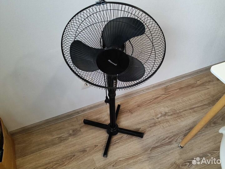 Вентилятор напольный Maxwell 35 ватт