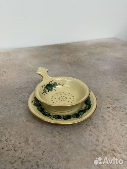 Фарфоровое ситечко на подставке, Англия