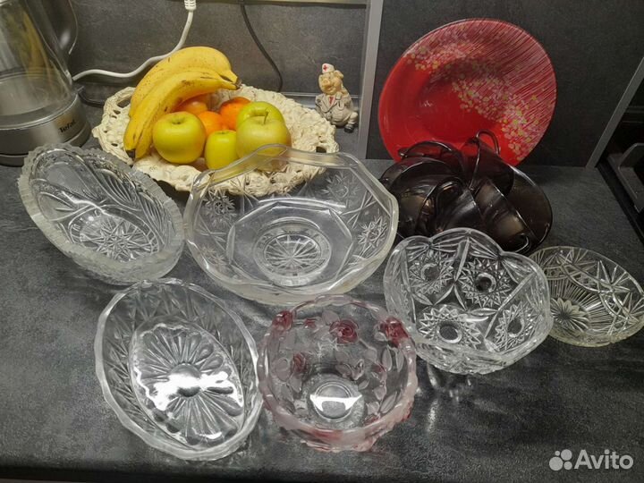 Хрустальные вазы и ладьи