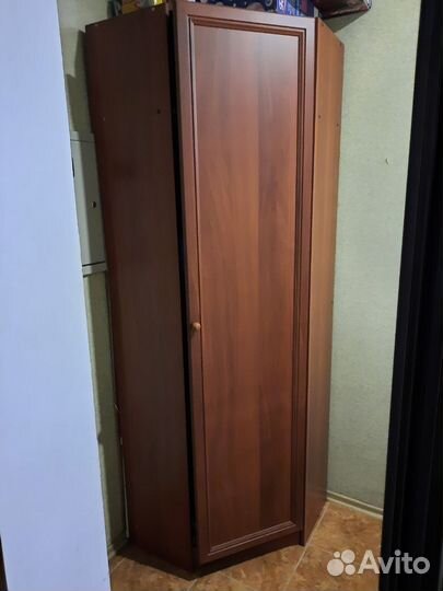 Угловой шкаф