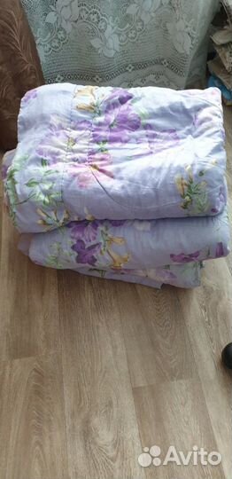 Одеяло (140 см на 205 см)