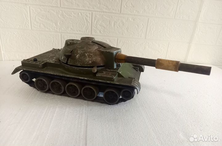 Игрушки СССР, военная техника, машины, тракторы