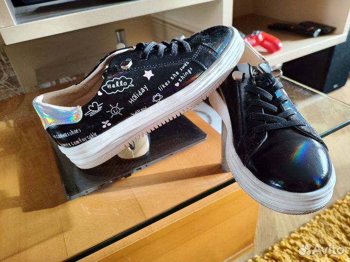 Кроссовки детские