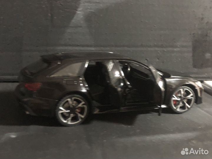 Модель автомобиля 1 32