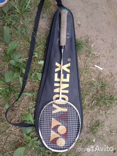 Ракетка для бадминтона yonex