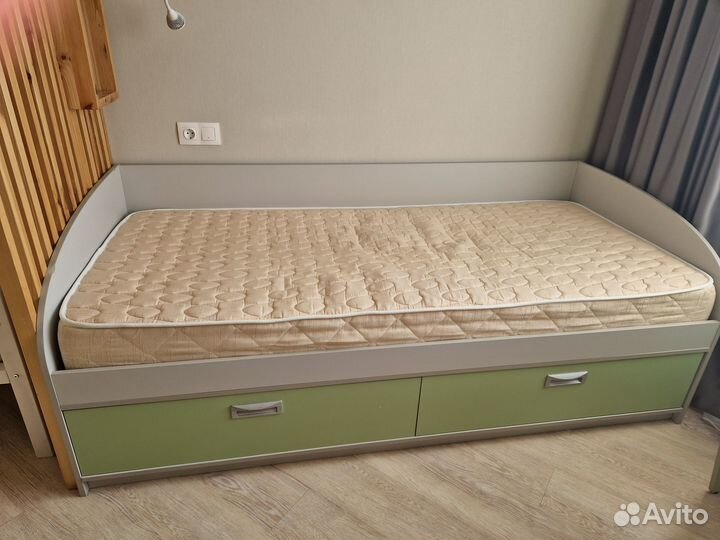 Продам детскую мебель