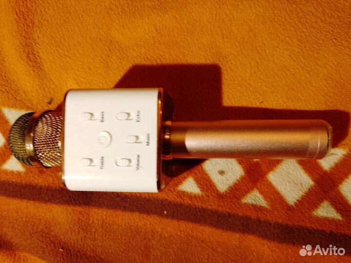 Микрофон с караоке