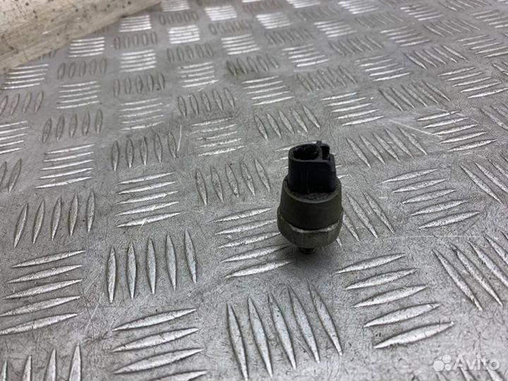 Датчик давления масла Pontiac Vibe 1 1zzfe 2003