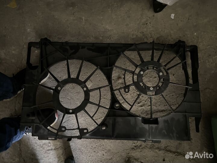 Диффузор радиатора Toyota Rav-4 40 2012-2019